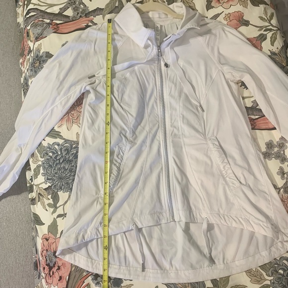 Lululemon Jacket - Picture 7 of 8